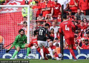 英超-迪亚斯破门梅里诺扳平+染红 利物浦2-2阿森纳