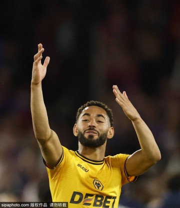 曼联没钱了?欧冠梦碎亏1亿!阿莫林:夏窗“躺平”,但我在带飞!