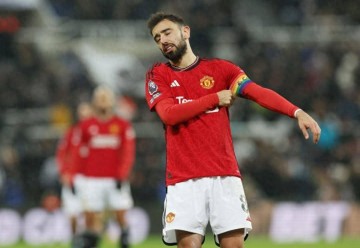 1-4!曼联换个门将也不比奥纳纳好使,纽卡斯尔掌握英超争四主动