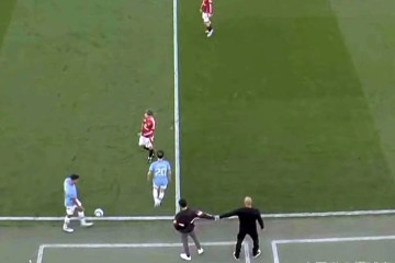 曼联0-0闷平曼城,一数据体现20年最差德比!阿莫林瓜帅握手言和寄望下赛季