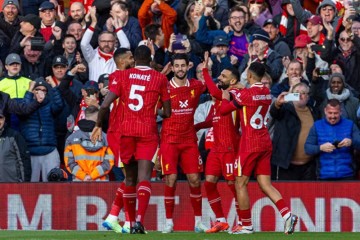 颁奖杯，开香槟！同城死敌送大礼，阿森纳遭平再丢分，利物浦躺冠