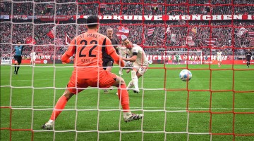 德甲-凯恩献传射萨内梅开二度 拜仁3-2圣保利仍6分领跑